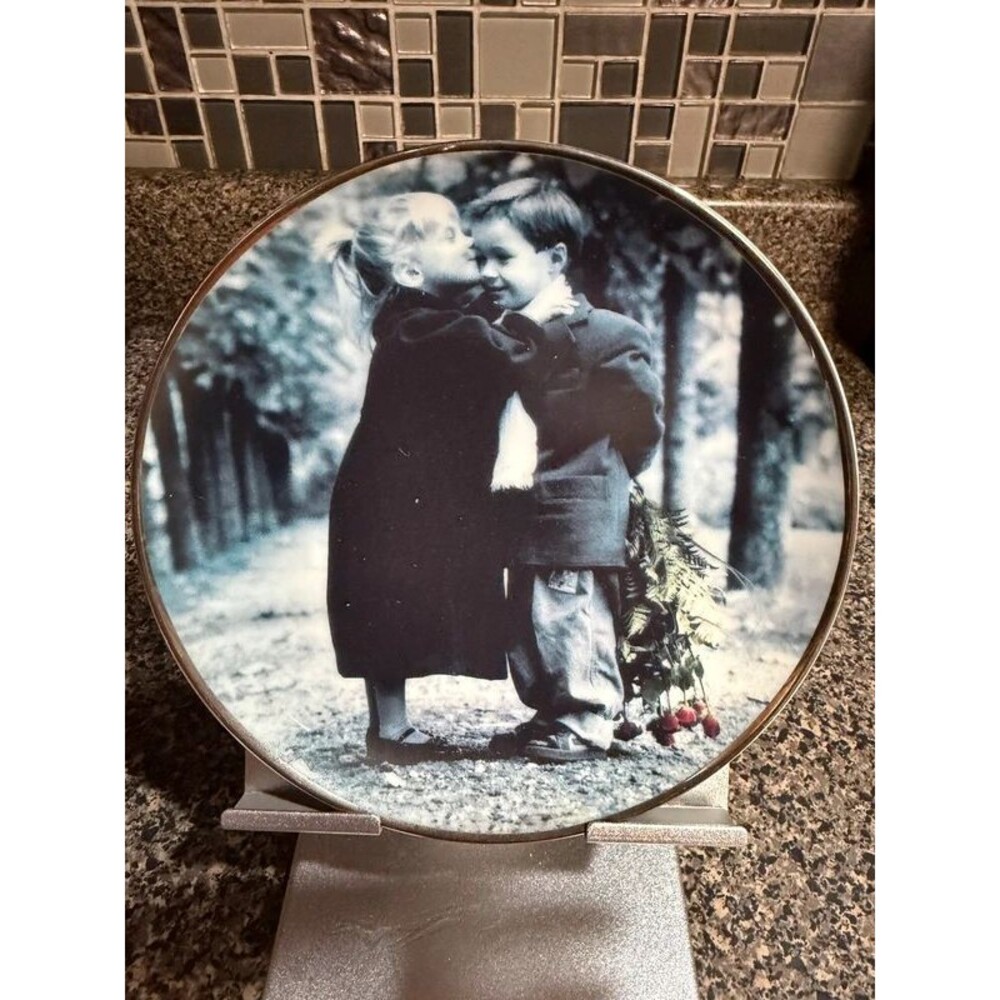 Sealed with a kiss decorative plate